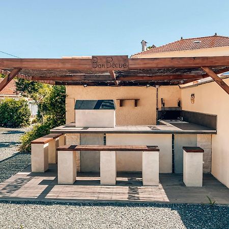Reve D'Azur, Mazet En Bord De Mer, Parking, Piscine Partagee, Terrasse Bbq & Draps Inclus La Nartelle, 1 Salon, 1 Chambre, 1 Cuisine , 1 Sdb Сен Максим Екстериор снимка