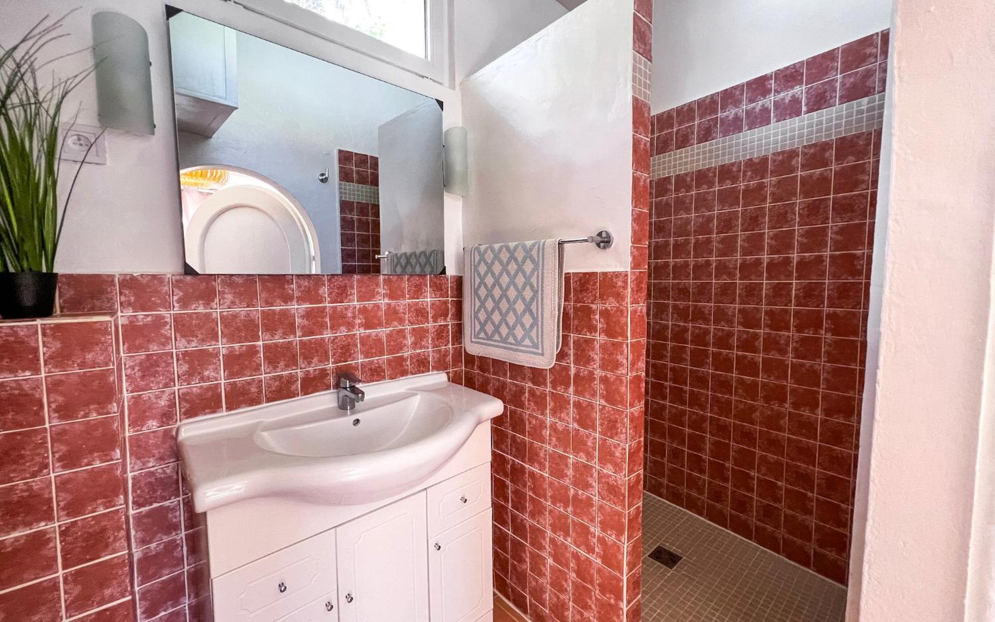 Reve D'Azur, Mazet En Bord De Mer, Parking, Piscine Partagee, Terrasse Bbq & Draps Inclus La Nartelle, 1 Salon, 1 Chambre, 1 Cuisine , 1 Sdb Сен Максим Екстериор снимка