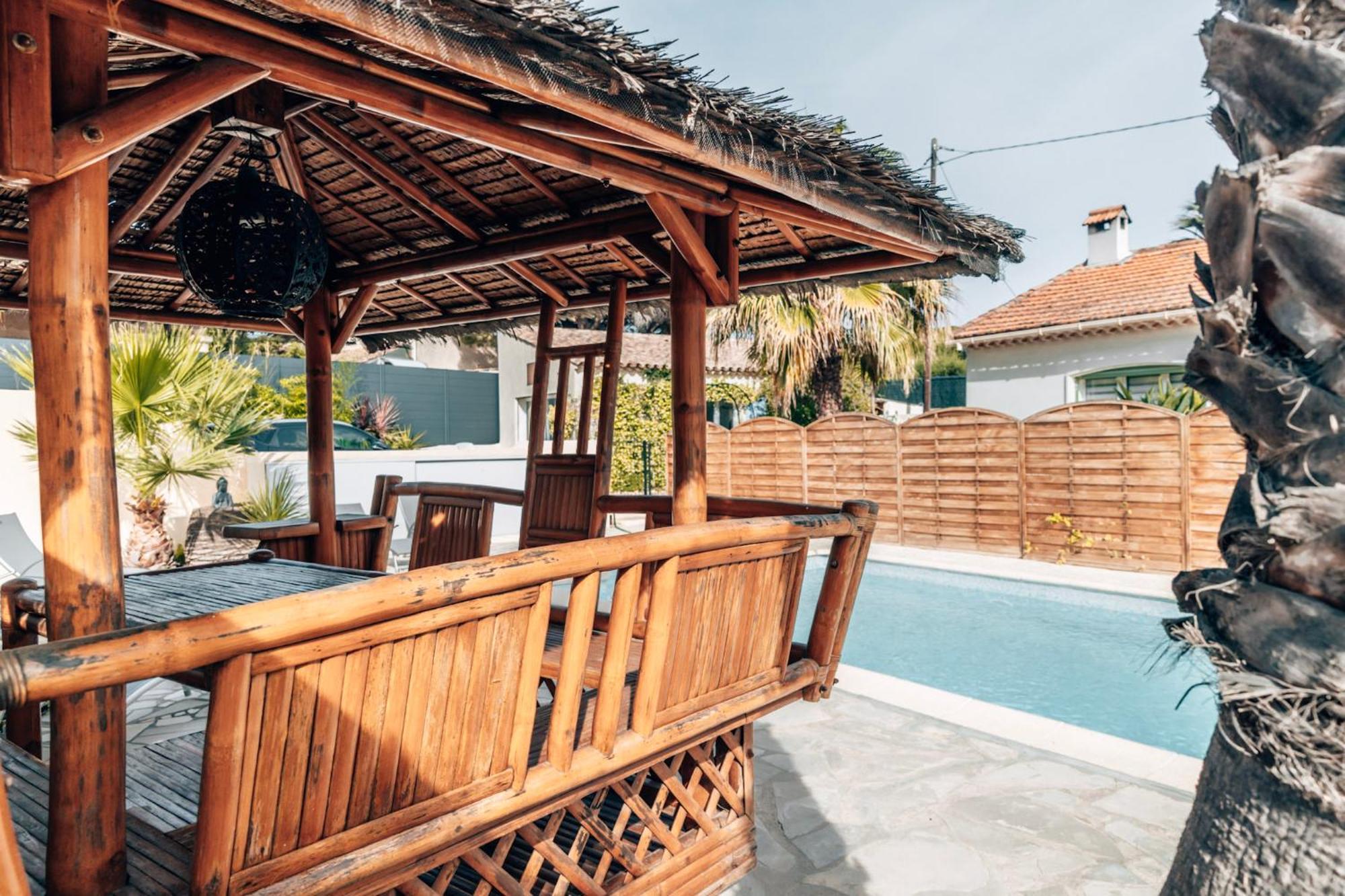 Reve D'Azur, Mazet En Bord De Mer, Parking, Piscine Partagee, Terrasse Bbq & Draps Inclus La Nartelle, 1 Salon, 1 Chambre, 1 Cuisine , 1 Sdb Сен Максим Екстериор снимка