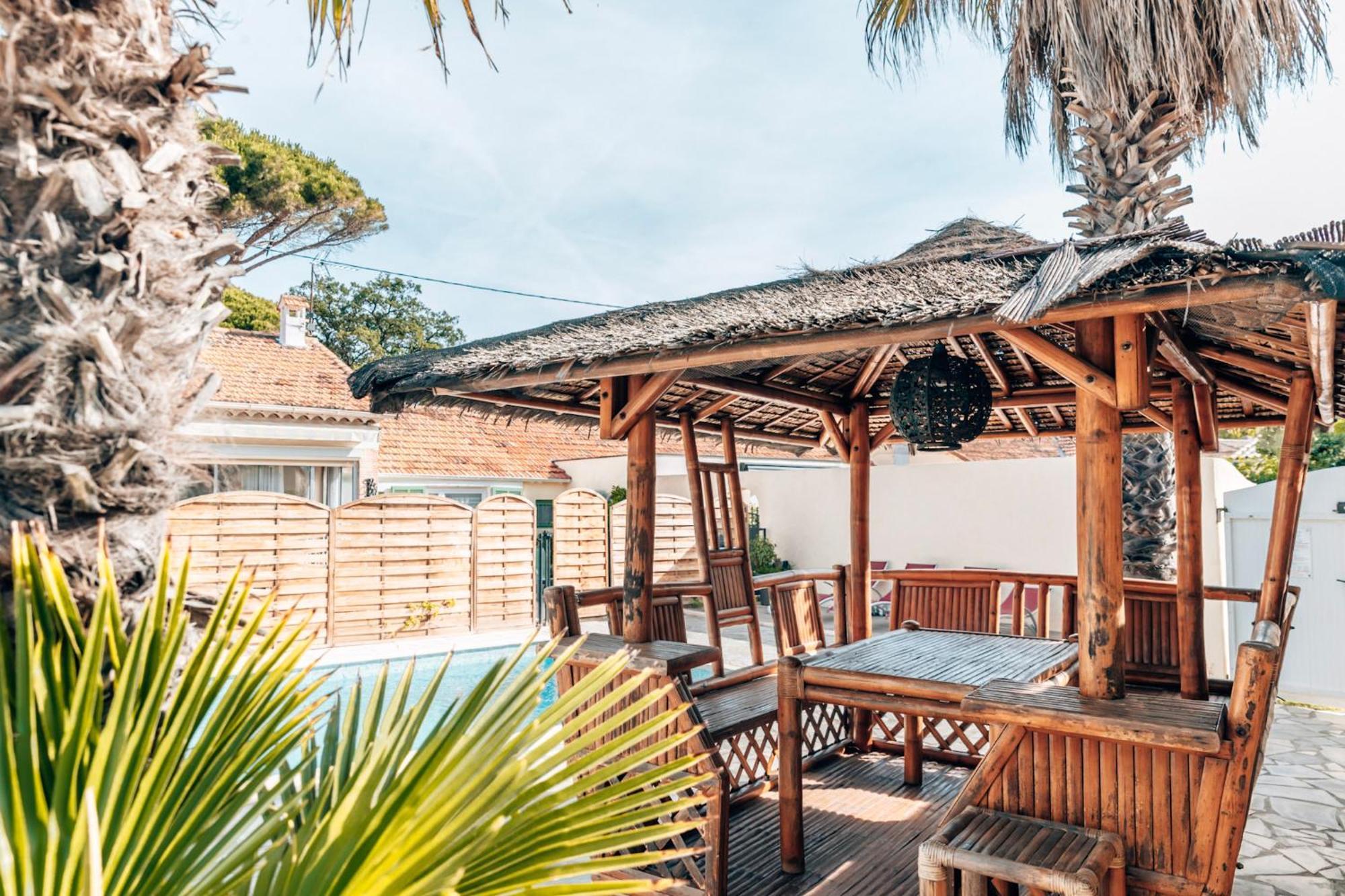 Reve D'Azur, Mazet En Bord De Mer, Parking, Piscine Partagee, Terrasse Bbq & Draps Inclus La Nartelle, 1 Salon, 1 Chambre, 1 Cuisine , 1 Sdb Сен Максим Екстериор снимка