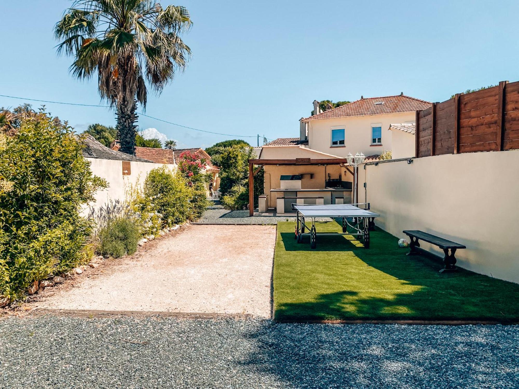 Reve D'Azur, Mazet En Bord De Mer, Parking, Piscine Partagee, Terrasse Bbq & Draps Inclus La Nartelle, 1 Salon, 1 Chambre, 1 Cuisine , 1 Sdb Сен Максим Екстериор снимка