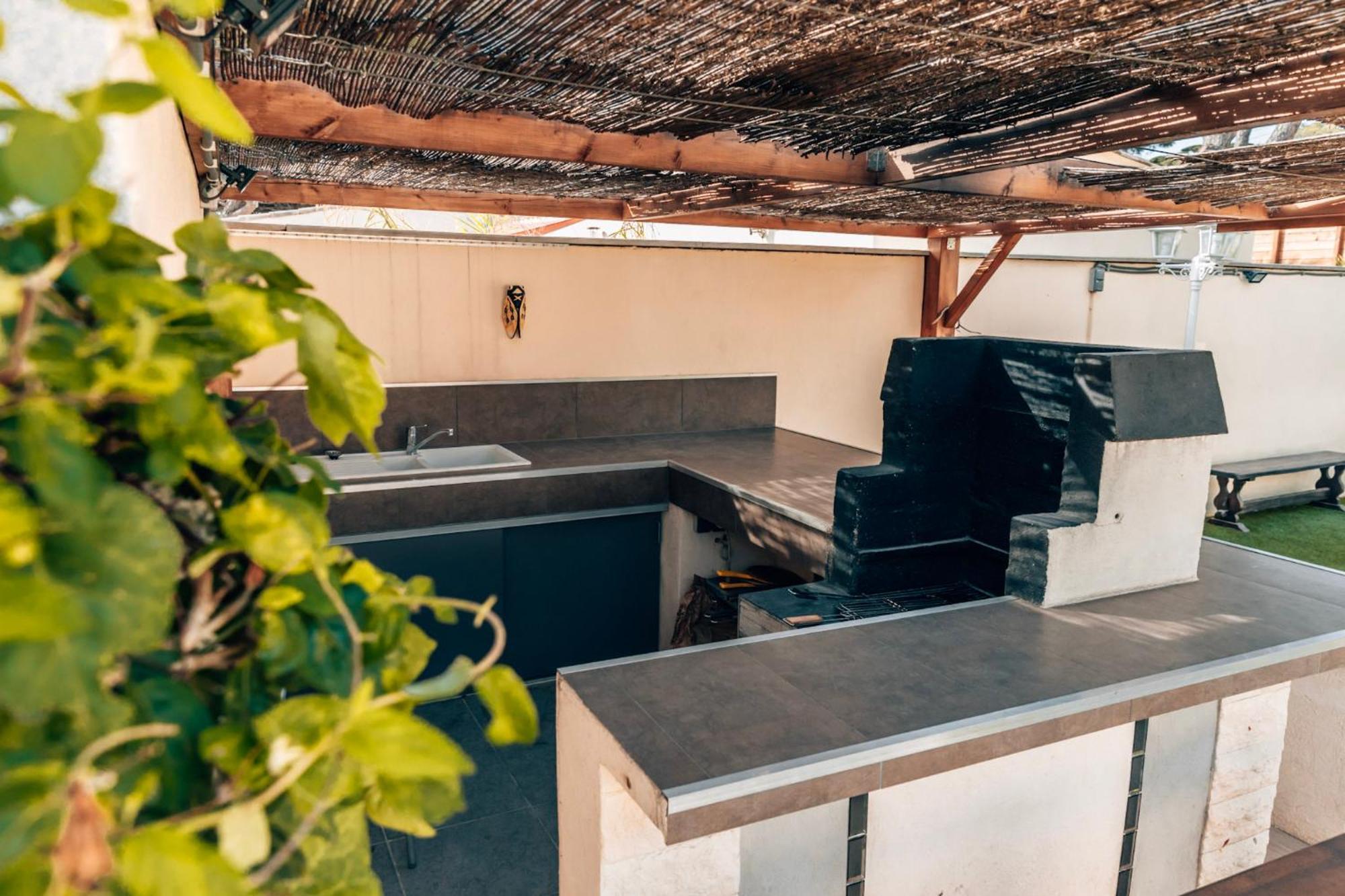 Reve D'Azur, Mazet En Bord De Mer, Parking, Piscine Partagee, Terrasse Bbq & Draps Inclus La Nartelle, 1 Salon, 1 Chambre, 1 Cuisine , 1 Sdb Сен Максим Екстериор снимка