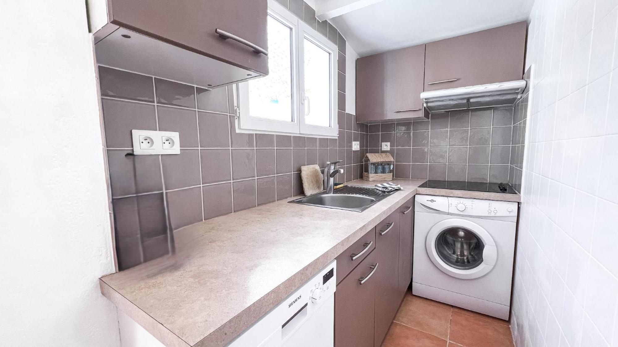 Reve D'Azur, Mazet En Bord De Mer, Parking, Piscine Partagee, Terrasse Bbq & Draps Inclus La Nartelle, 1 Salon, 1 Chambre, 1 Cuisine , 1 Sdb Сен Максим Екстериор снимка