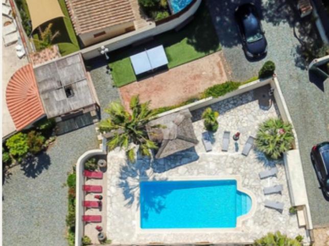 Reve D'Azur, Mazet En Bord De Mer, Parking, Piscine Partagee, Terrasse Bbq & Draps Inclus La Nartelle, 1 Salon, 1 Chambre, 1 Cuisine , 1 Sdb Сен Максим Екстериор снимка